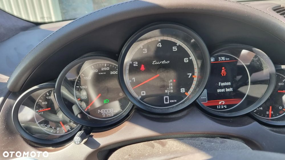 Porsche Cayenne Turbo - 1