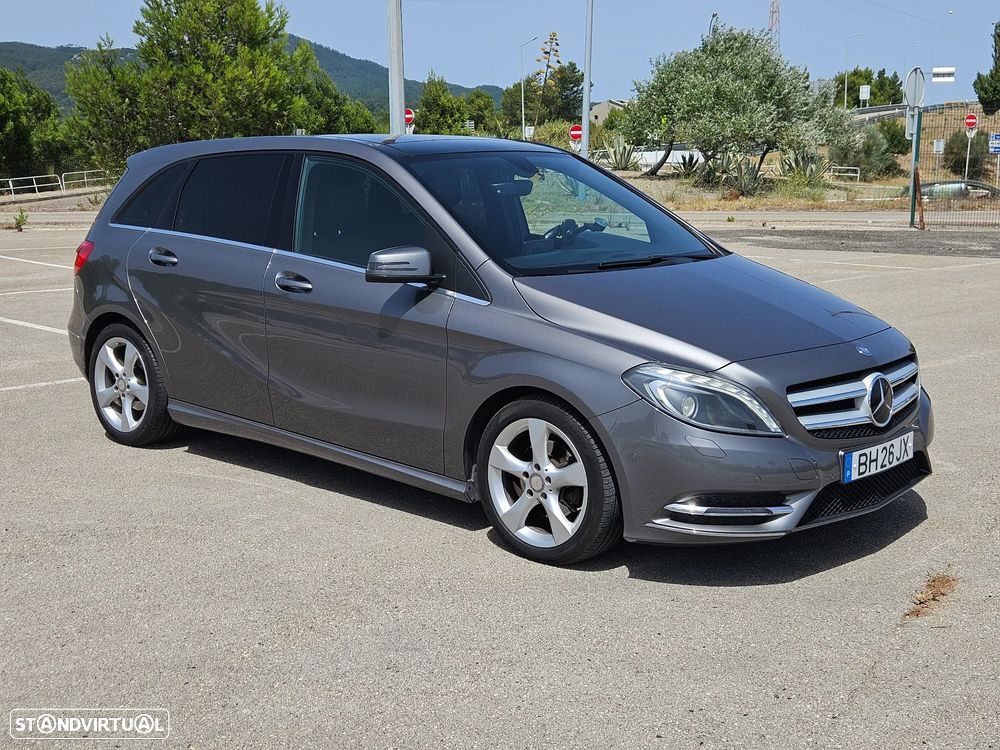 Mercedes-Benz B 180 - 1
