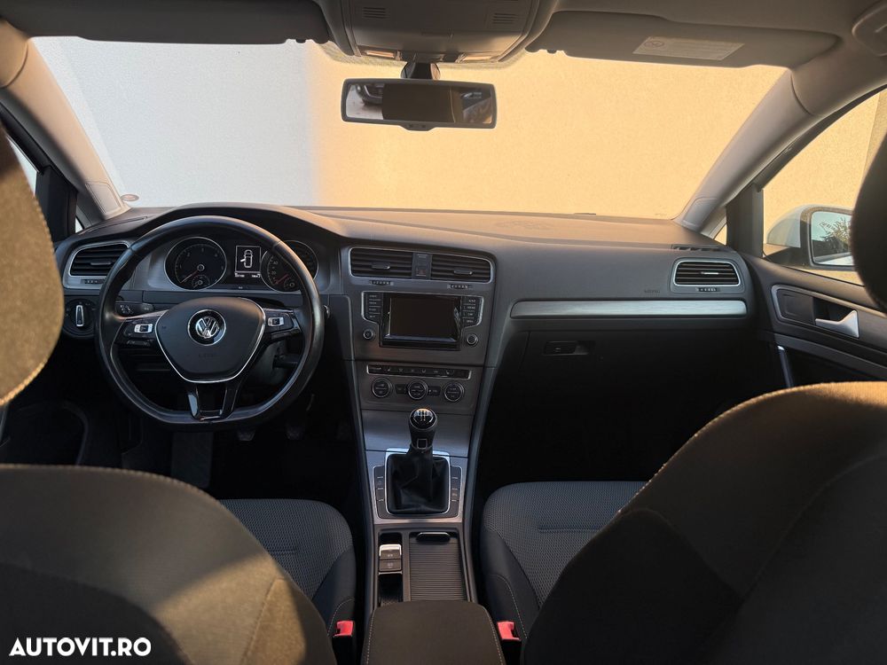 Volkswagen Golf 1.6 TDI BMT Comfortline - 23