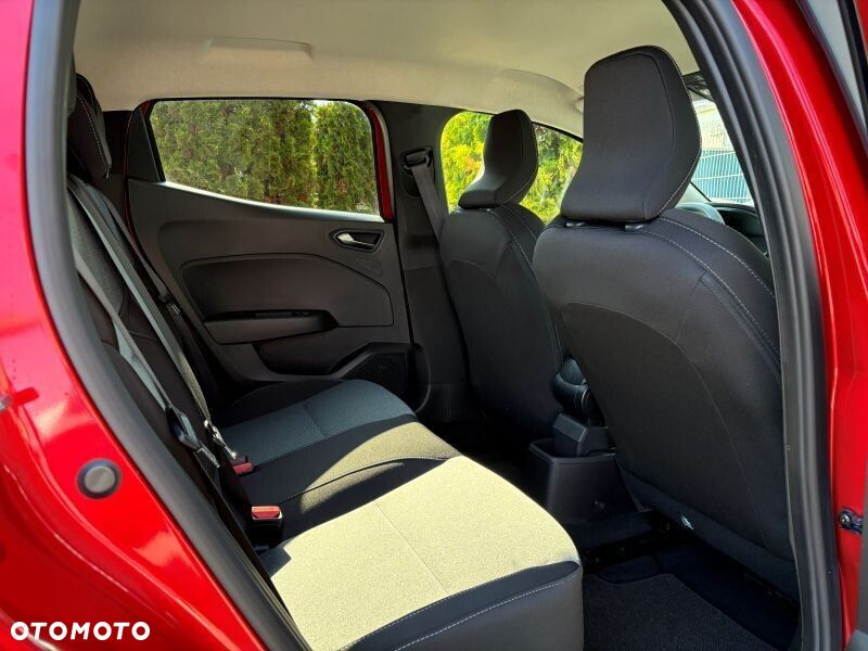 Mitsubishi Colt 1.0T Invite Style Cold - 12