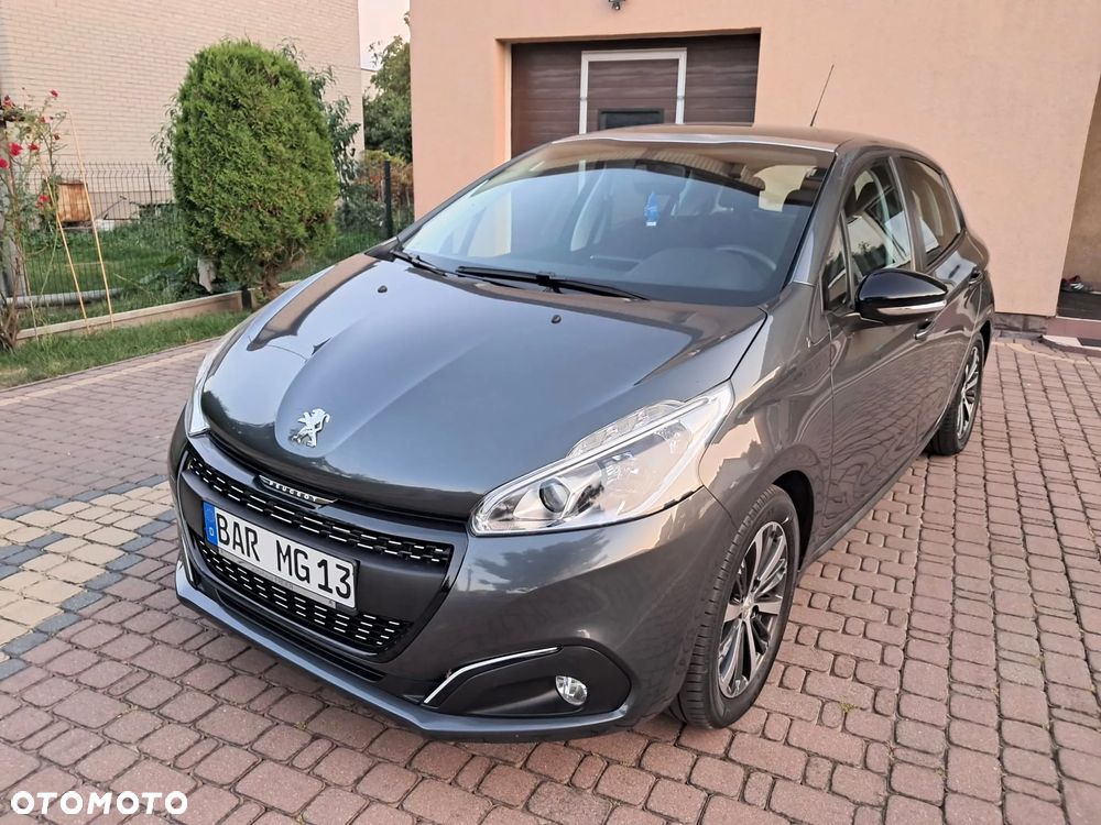 Peugeot 208 PureTech 82 Allure - 1