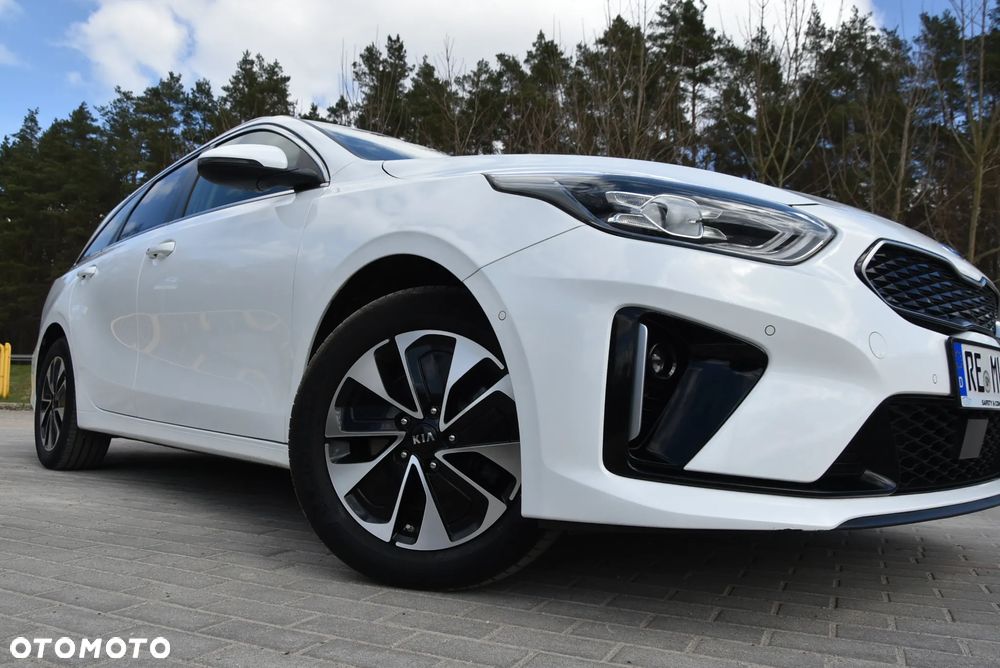 Kia Ceed 1.6 GDI DCT OPF Platinum Edition - 37