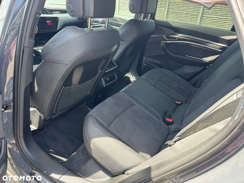 Audi Q8 Sportback e-tron - 10