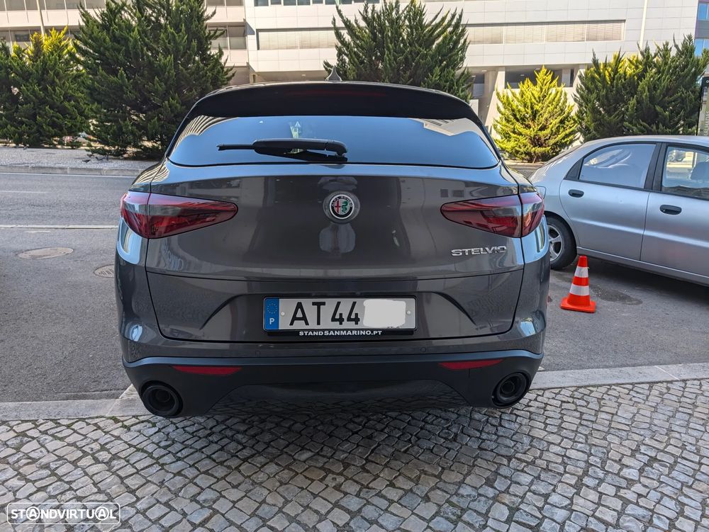 Alfa Romeo Stelvio 2.2 D Sprint AT8 - 8