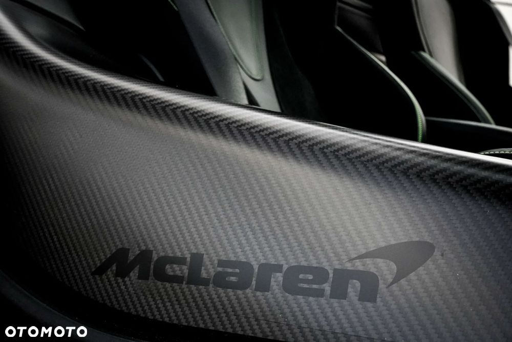 McLaren 720S Coupe - 32