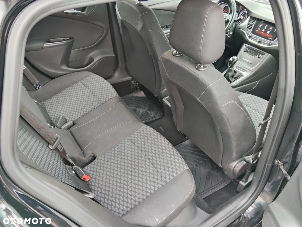 Opel Astra 1.6 CDTI Enjoy - 19