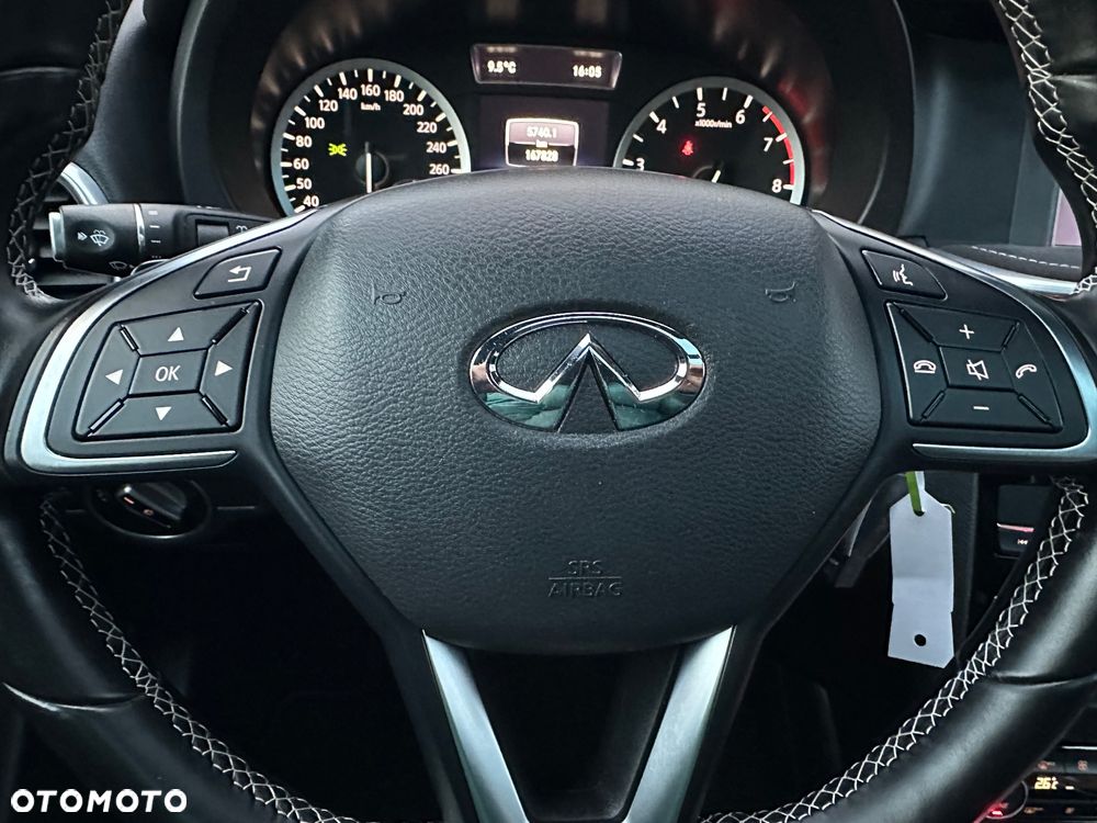 Infiniti Q30 2.0t DCT AWD Sport City Black - 33