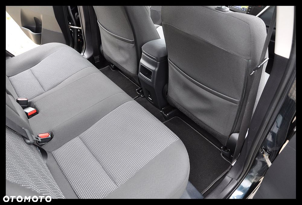Toyota Auris - 24