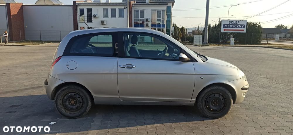 Lancia Ypsilon 1.2 8v - 4