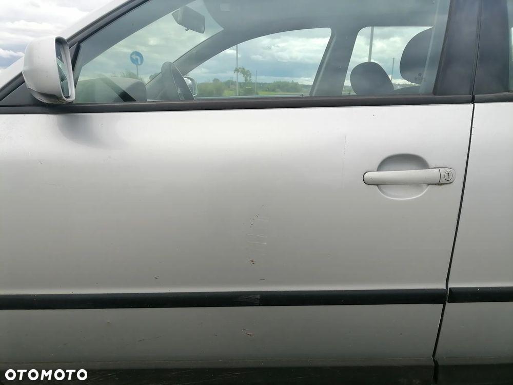Volkswagen Passat - 13