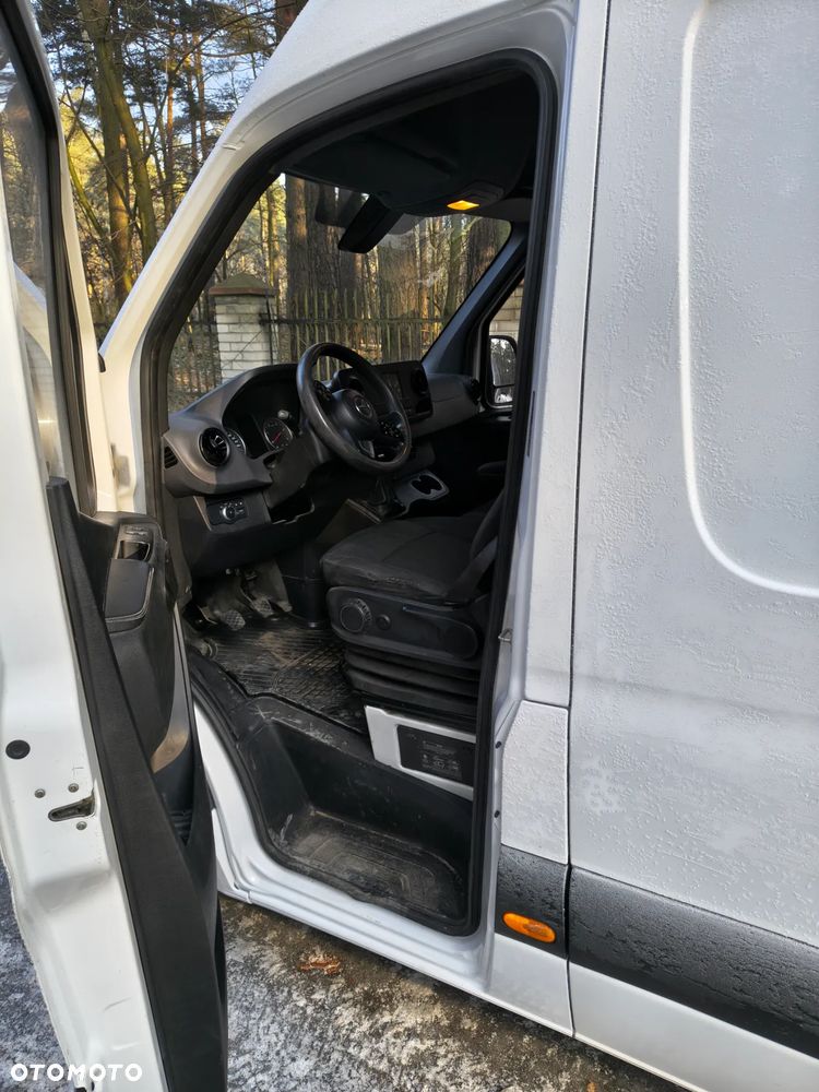 Mercedes-Benz Sprinter - 12