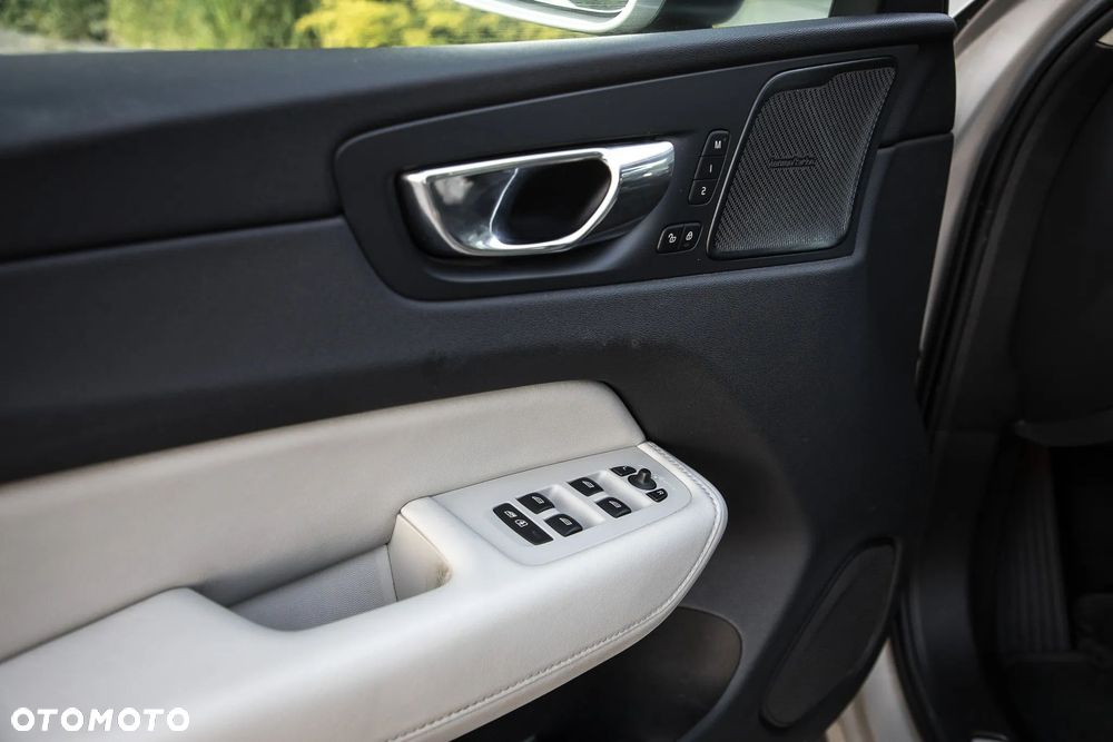 Volvo XC 60 T5 AWD Inscription - 6