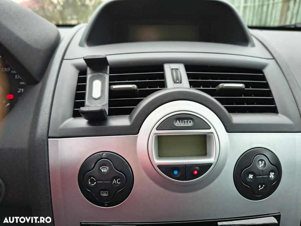 Renault Megane 1.6 Exception - 5