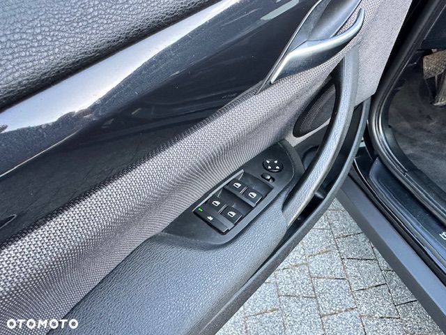 BMW X1 xDrive18d - 10