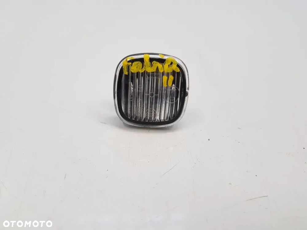 Kierunkowskaz boczny błotnika Skoda Fabia 100949127b - 1
