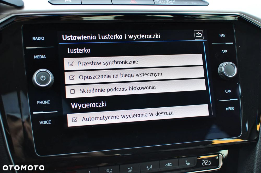 Volkswagen Passat Variant 2.0 TDI SCR DSG Highline - 30