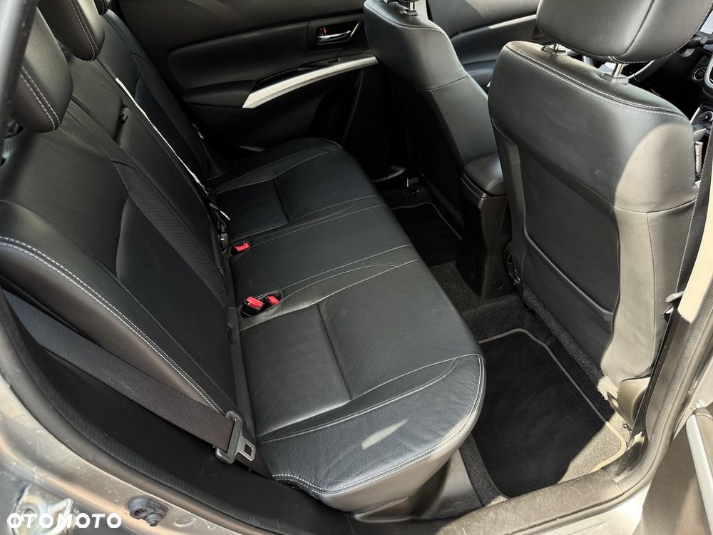 Suzuki SX4 S-Cross 1.4 T Premium - 10