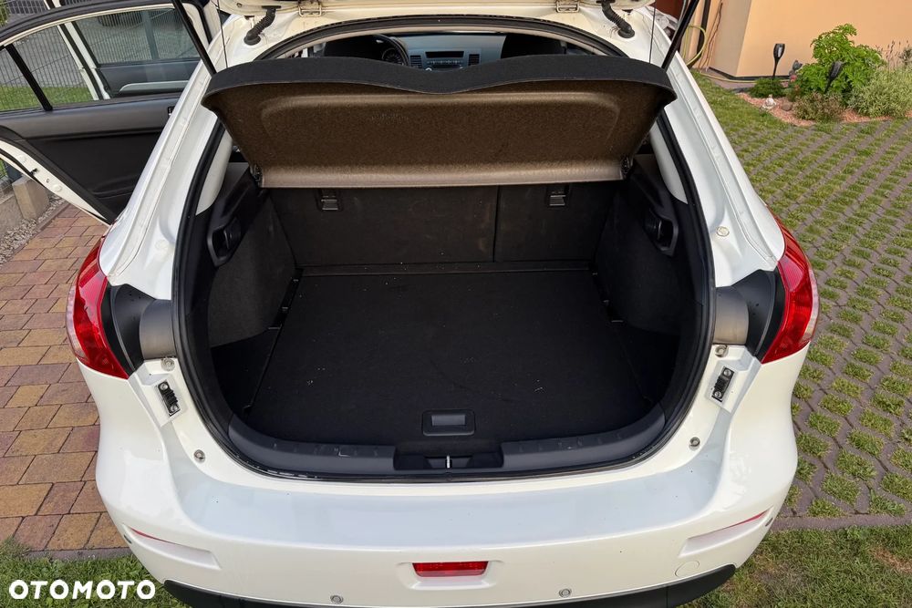 Mitsubishi Lancer 1.6 ClearTec Invite - 11