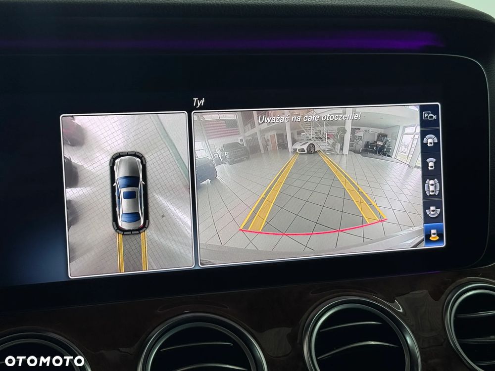 Mercedes-Benz Klasa E 300 9G-TRONIC - 17