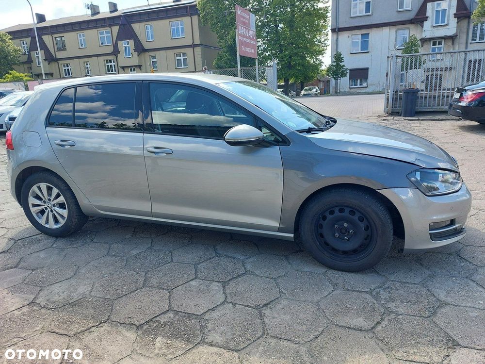 Volkswagen Golf - 10