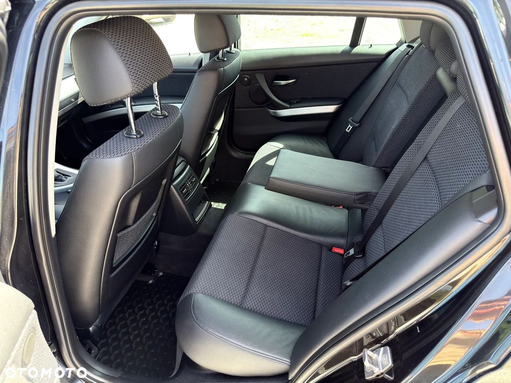 BMW Seria 3 320d xDrive DPF Edition Lifestyle - 18