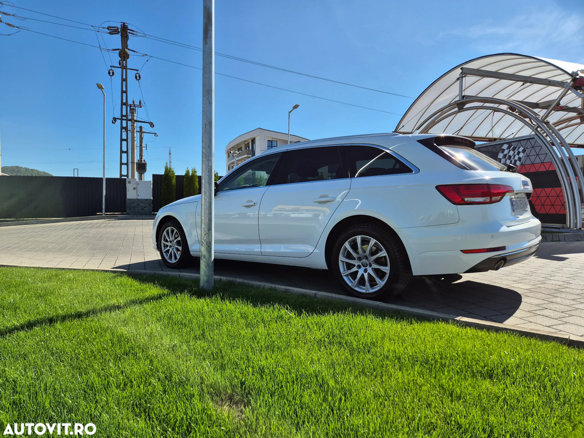Audi A4 2.0 TDI ultra S tronic Sport - 8