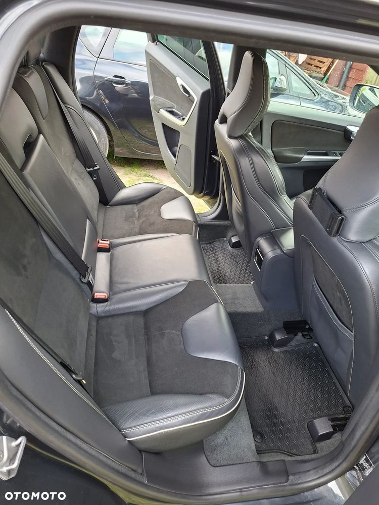 Volvo XC 60 D4 Geartronic RDesign - 32