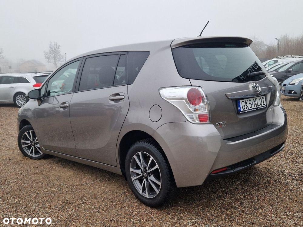Toyota Verso 1.6 D-4D Premium - 3