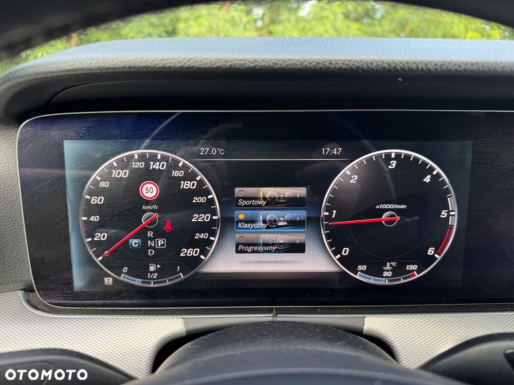Mercedes-Benz Klasa E 200 d 9G-TRONIC - 32