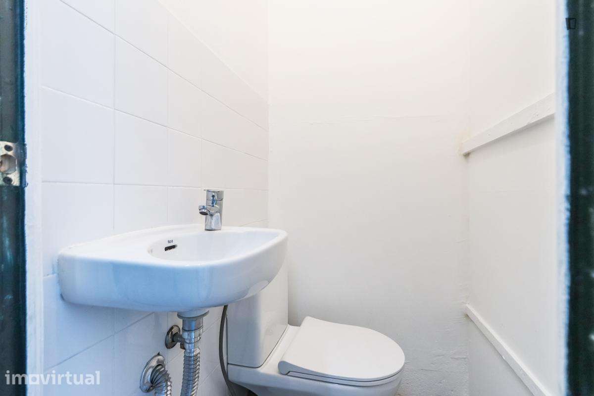 Quarto - localizado em Arroios Lisbon - Grande imagem: 3/16