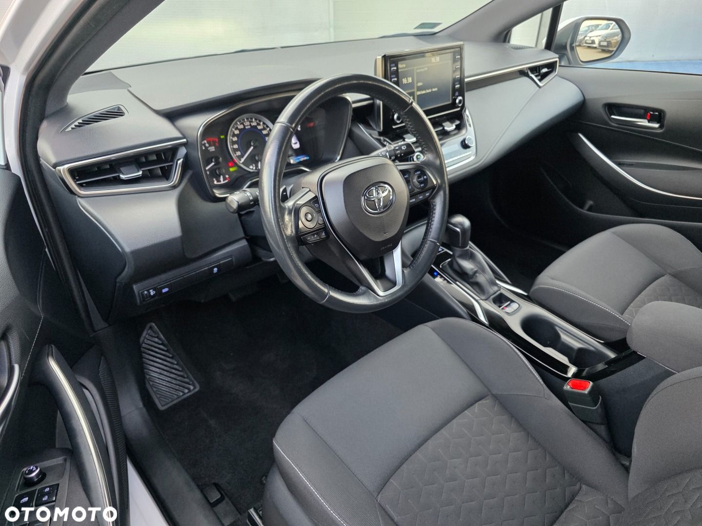 Toyota Corolla - 10