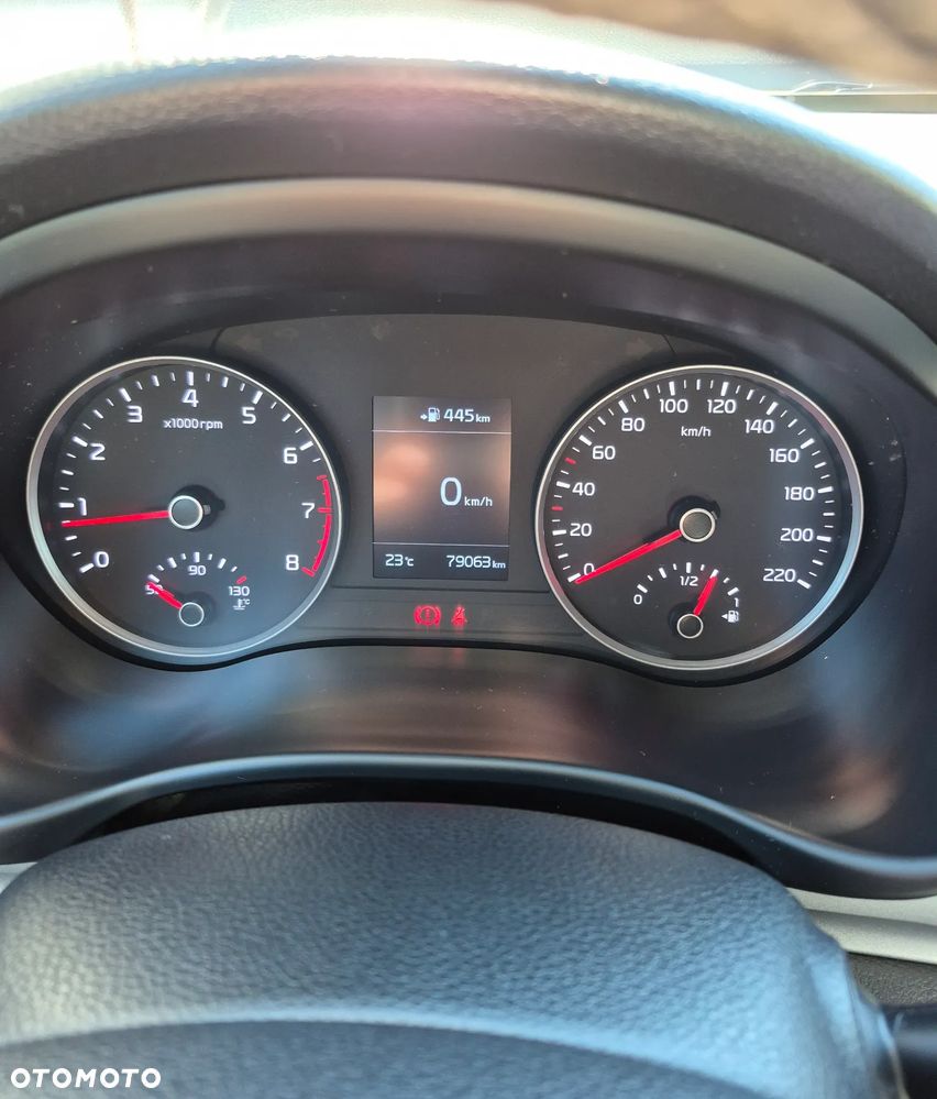 Kia Stonic 1.4 L - 13