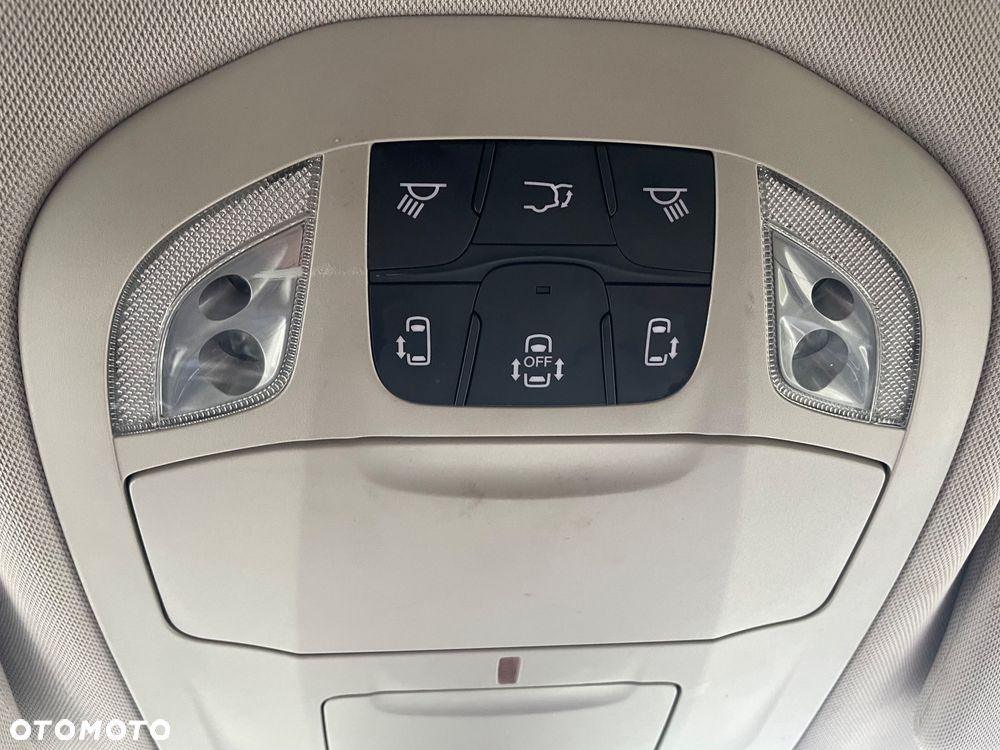 Chrysler Pacifica - 28