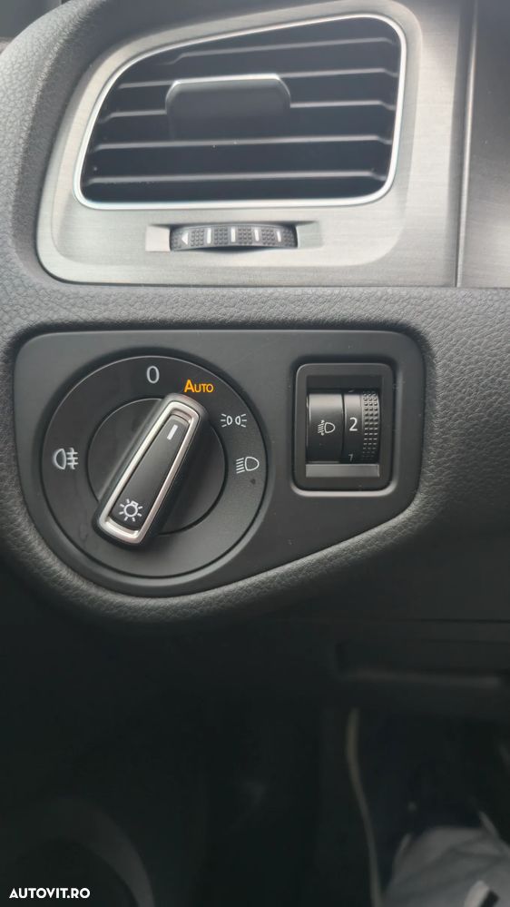 Volkswagen Golf 1.6 TDI DPF BlueMotion Technology Comfortline - 12