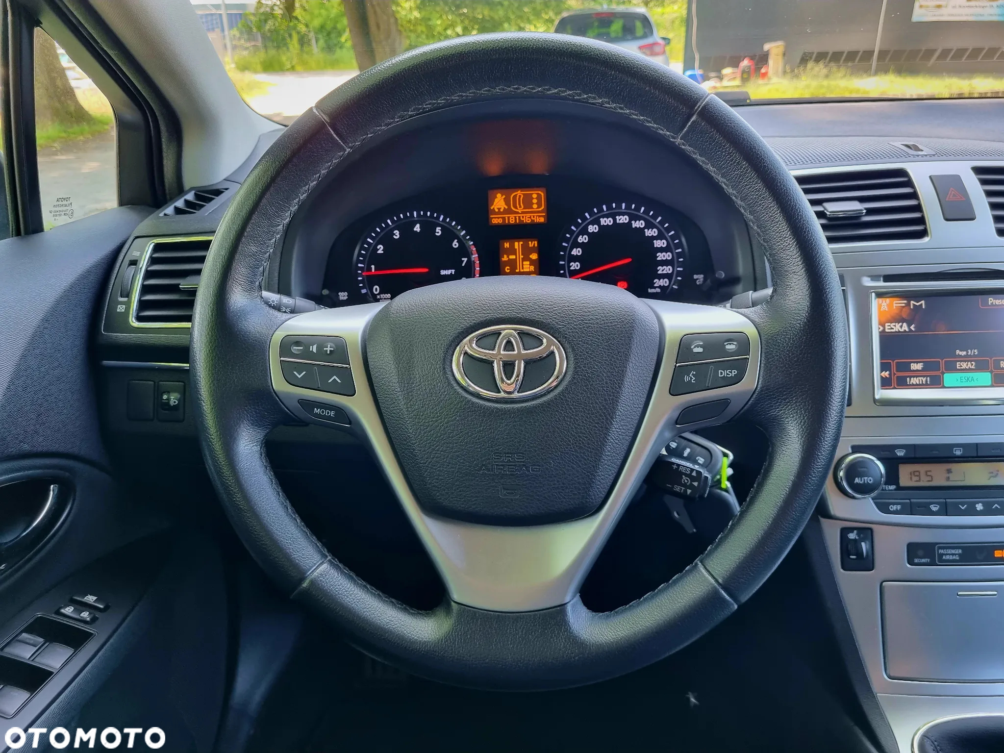 Toyota Avensis 1.8 Premium - 16