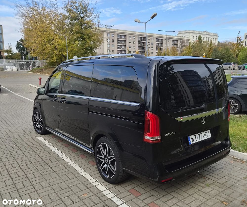 Mercedes-Benz V-Class 2023 photo 5