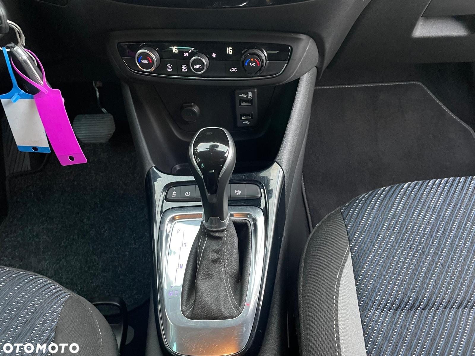 Opel Crossland X - 13