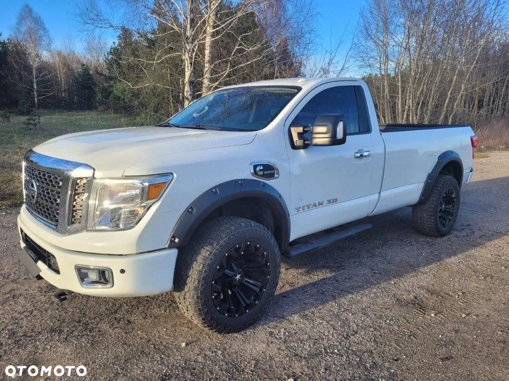 Nissan Titan - 5
