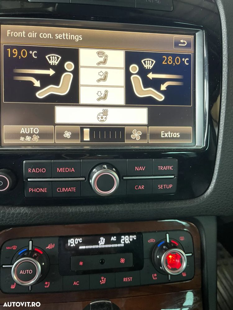 Volkswagen Touareg - 13