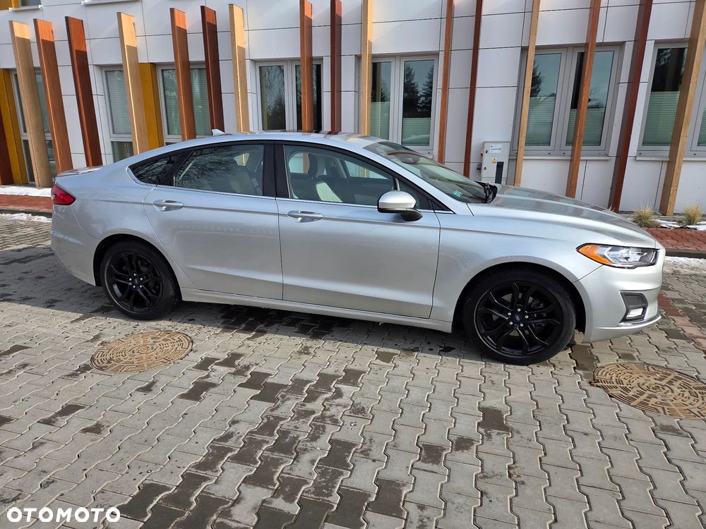 Ford Fusion - 5