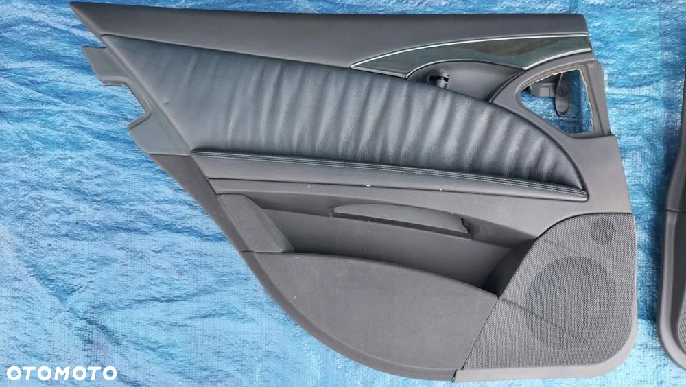 BOCZEK BOCZKI TAPICERKA DRZWI LEWY PRAWY PRZÓD PRZEDNI TYŁ TYLNY 6C37 KOMPLET MERCEDES W211 E55 AMG - 10
