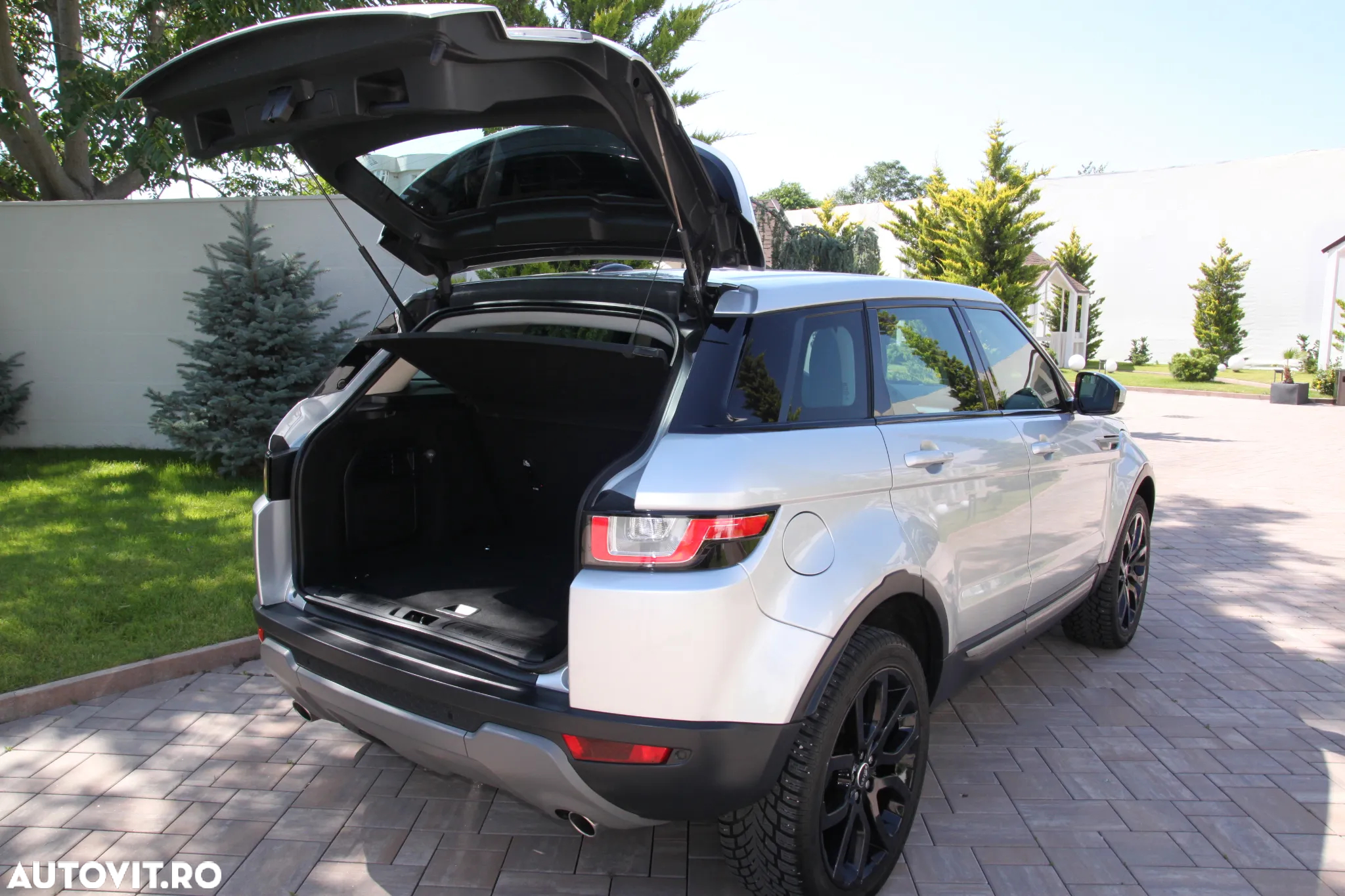 Land Rover Range Rover Evoque - 21