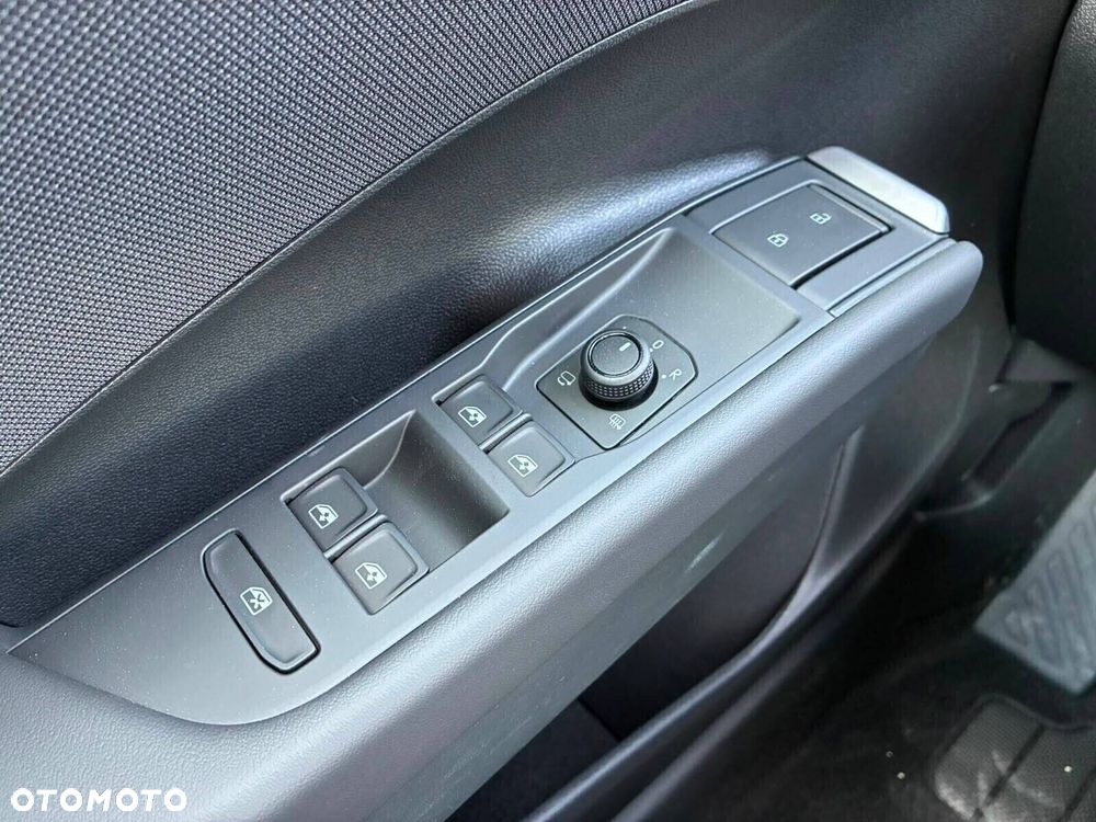 Volkswagen T-Roc - 24