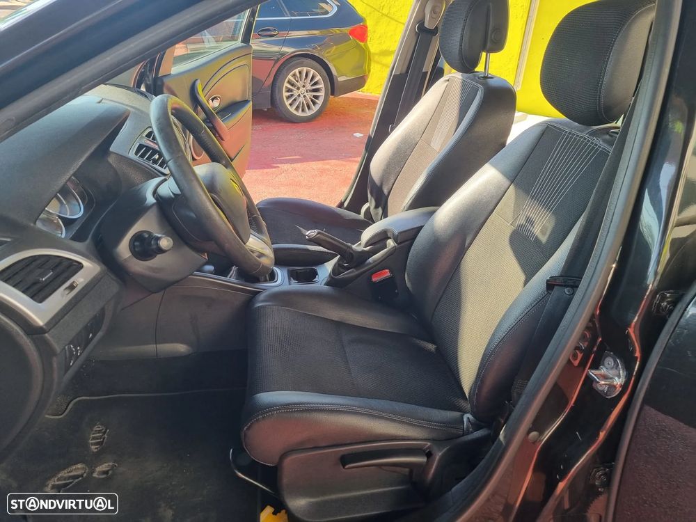 Renault Mégane Sport Tourer 1.5 dCi Dynamique S - 16