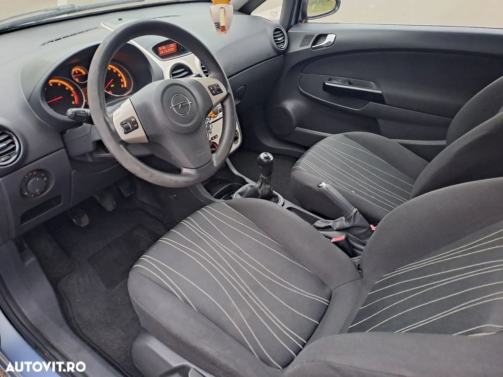 Opel Corsa 1.2i Enjoy - 4