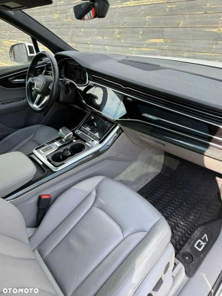 Audi Q7 - 35