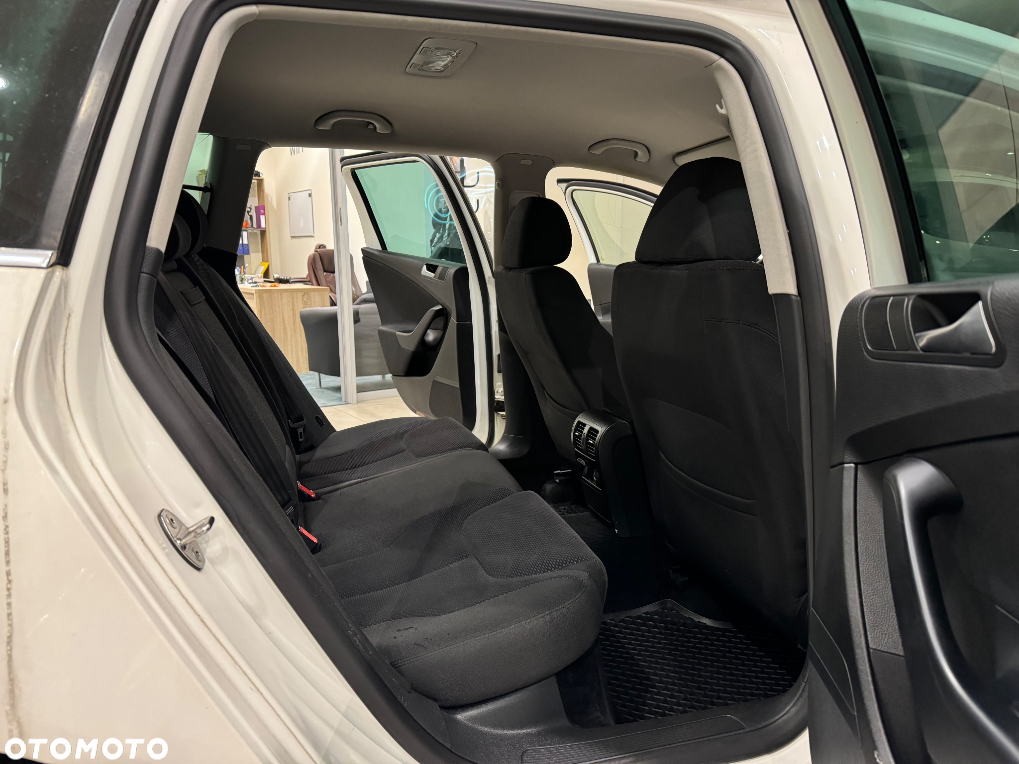 Volkswagen Passat 2.0 TDI Comfortline DSG - 33