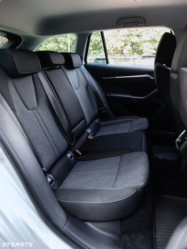 Skoda Octavia 2.0 TDI Style DSG - 14