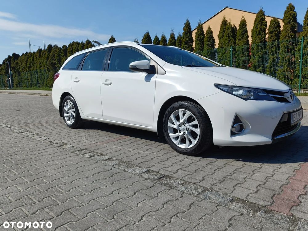 Toyota Auris 1.6 Prestige - 4