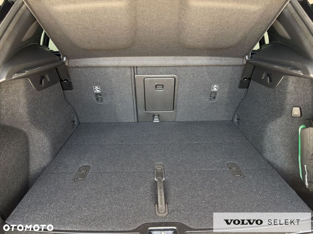 Volvo XC 40 B4 B DKG Ultra Black Edition - 18